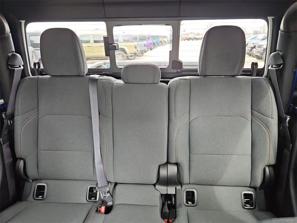 Thumbnail: 2025 Jeep Gladiator - 13