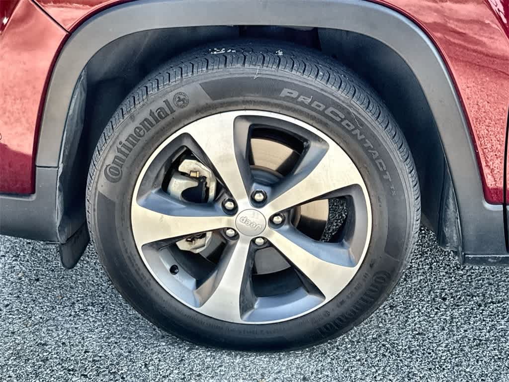 Thumbnail: 2021 Jeep Cherokee - 8