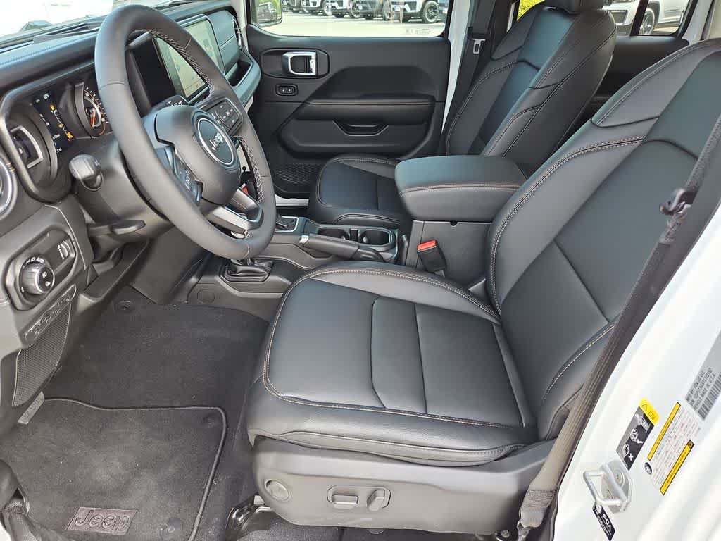 Thumbnail: 2026 Jeep Gladiator - 17