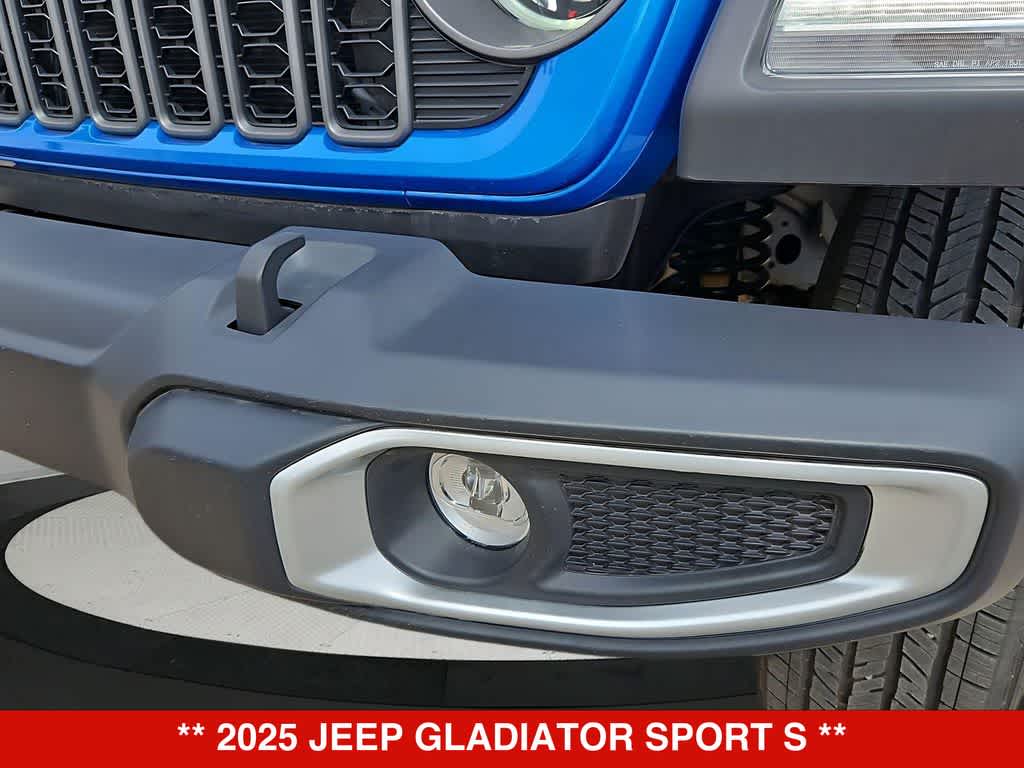 Thumbnail: 2025 Jeep Gladiator - 15