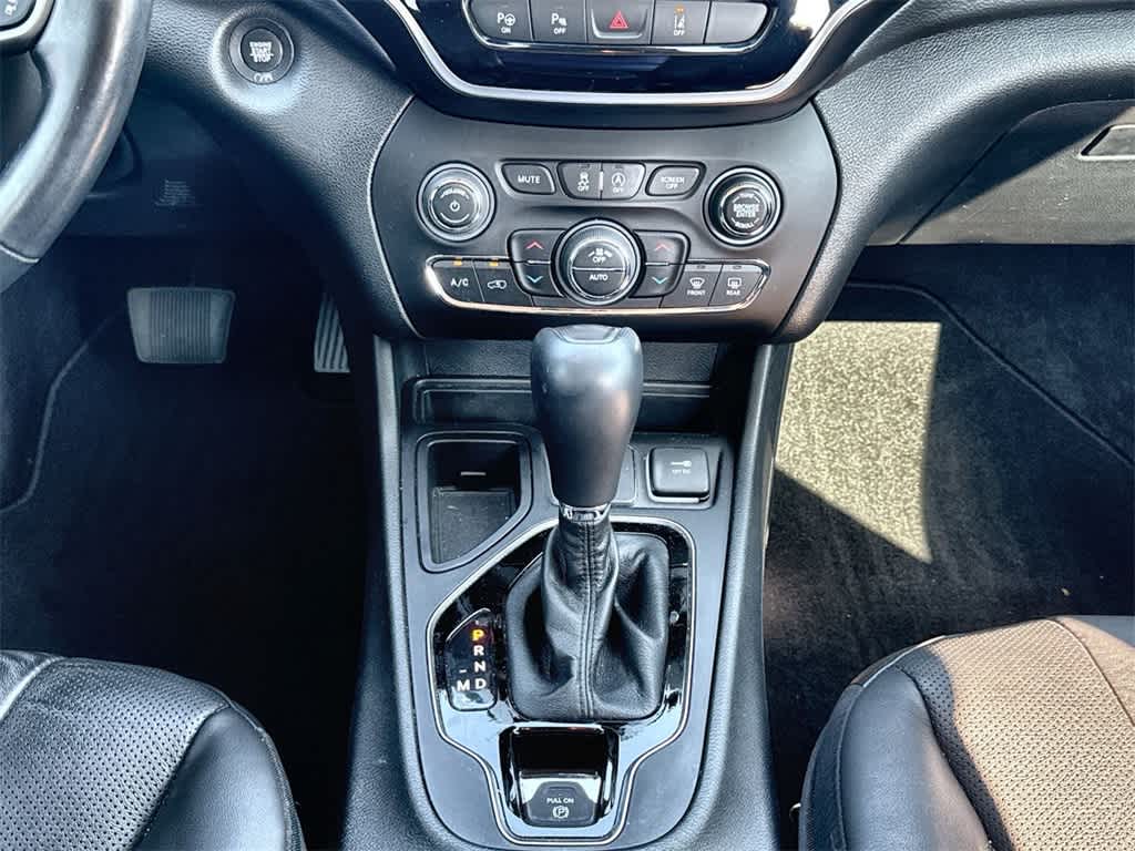Thumbnail: 2021 Jeep Cherokee - 15