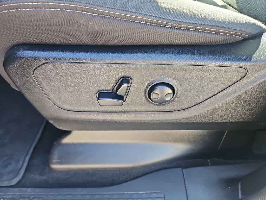 Thumbnail: 2025 RAM 1500 - 18