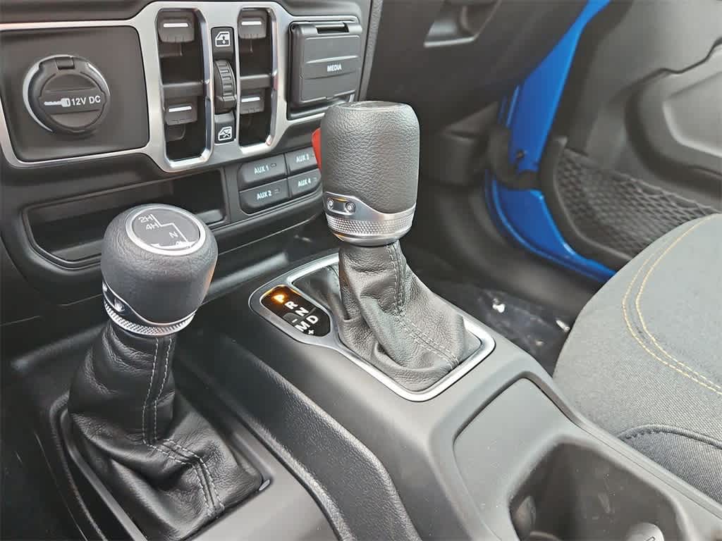 Thumbnail: 2025 Jeep Gladiator - 36