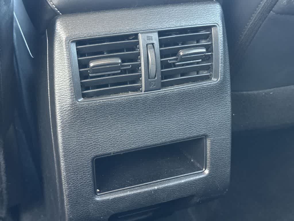 Thumbnail: 2024 Mitsubishi Outlander - 21