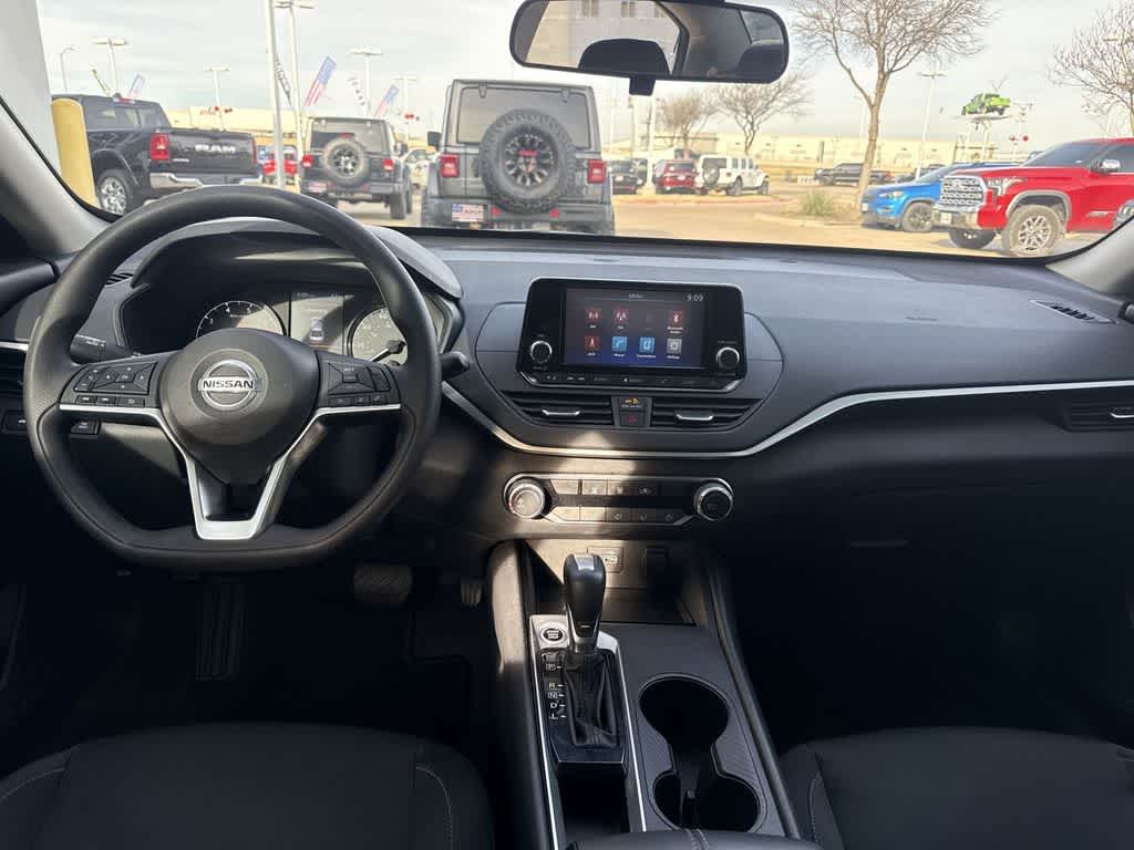 Thumbnail: 2022 Nissan Altima - 15