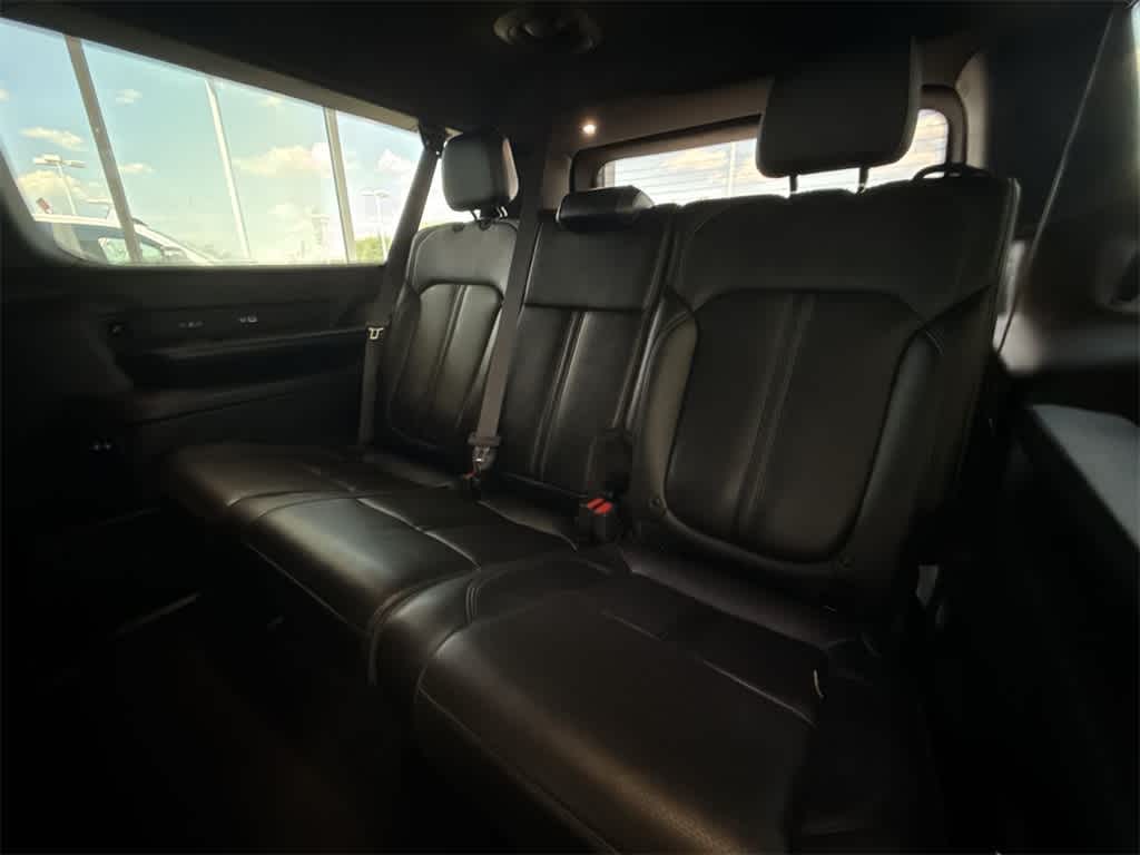 Thumbnail: 2023 Jeep Wagoneer - 12