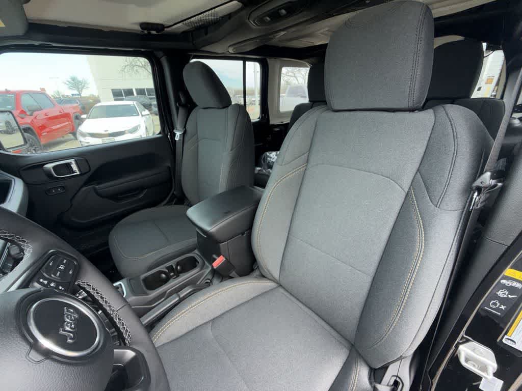 Thumbnail: 2025 Jeep Wrangler - 11