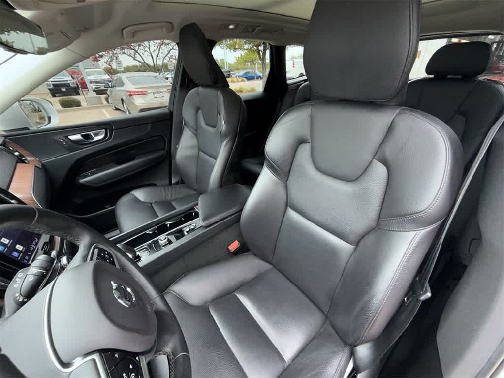 Thumbnail: 2023 Volvo XC60 - 9