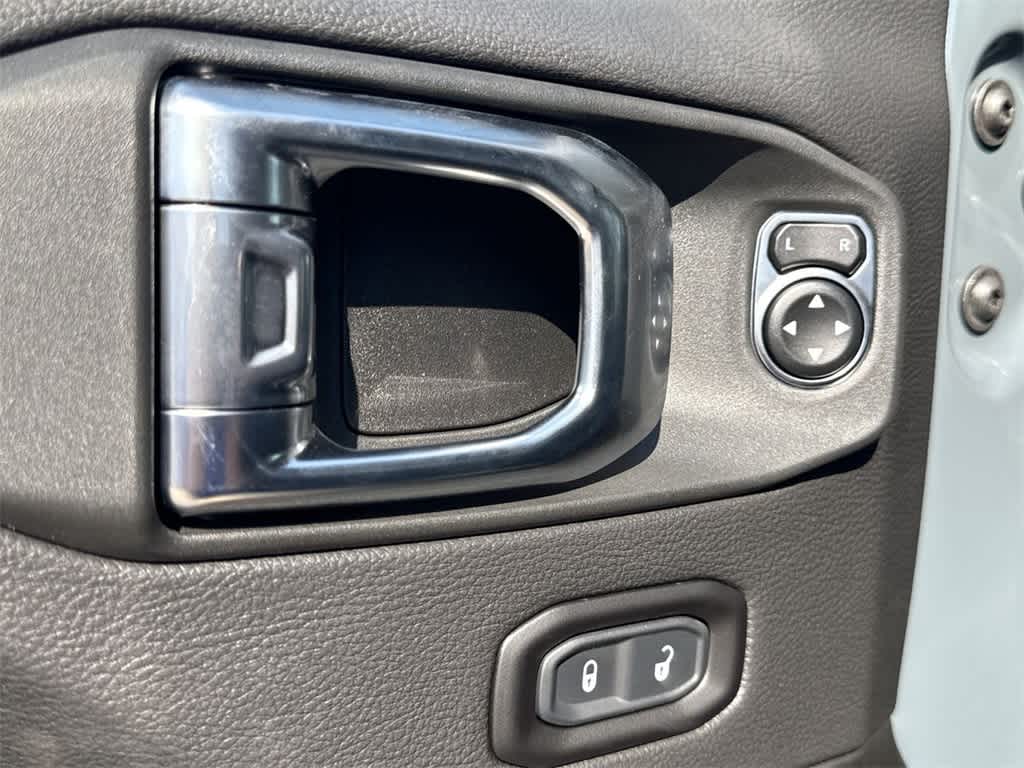 Thumbnail: 2025 Jeep Wrangler - 25