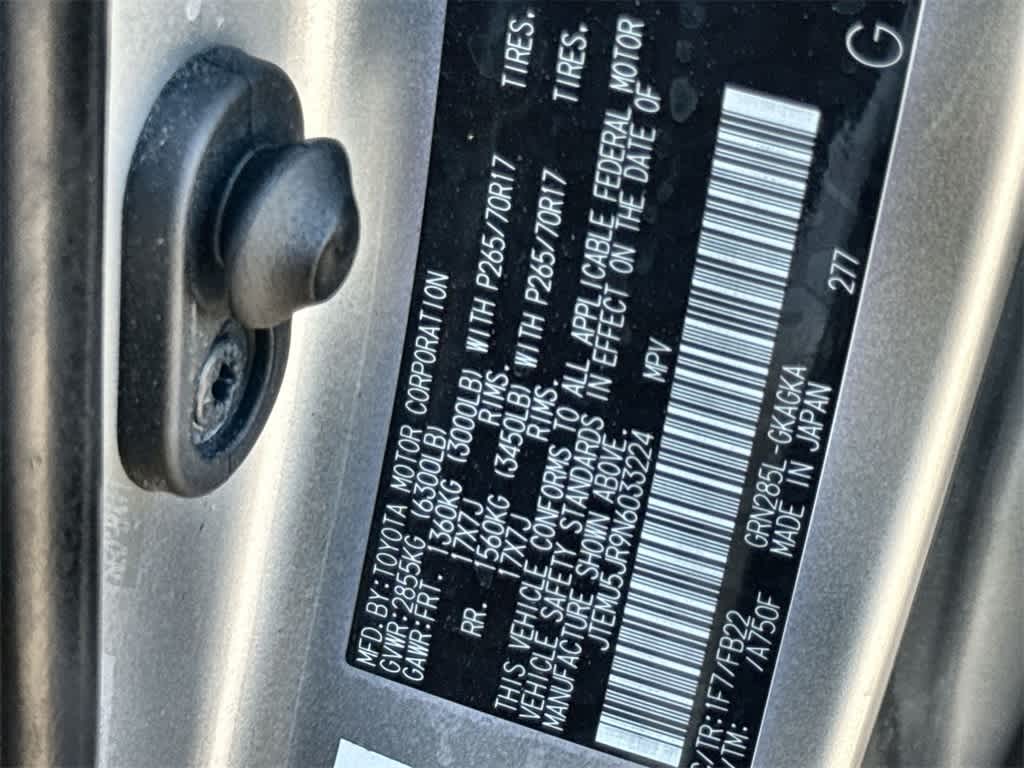 Thumbnail: 2022 Toyota 4Runner - 23