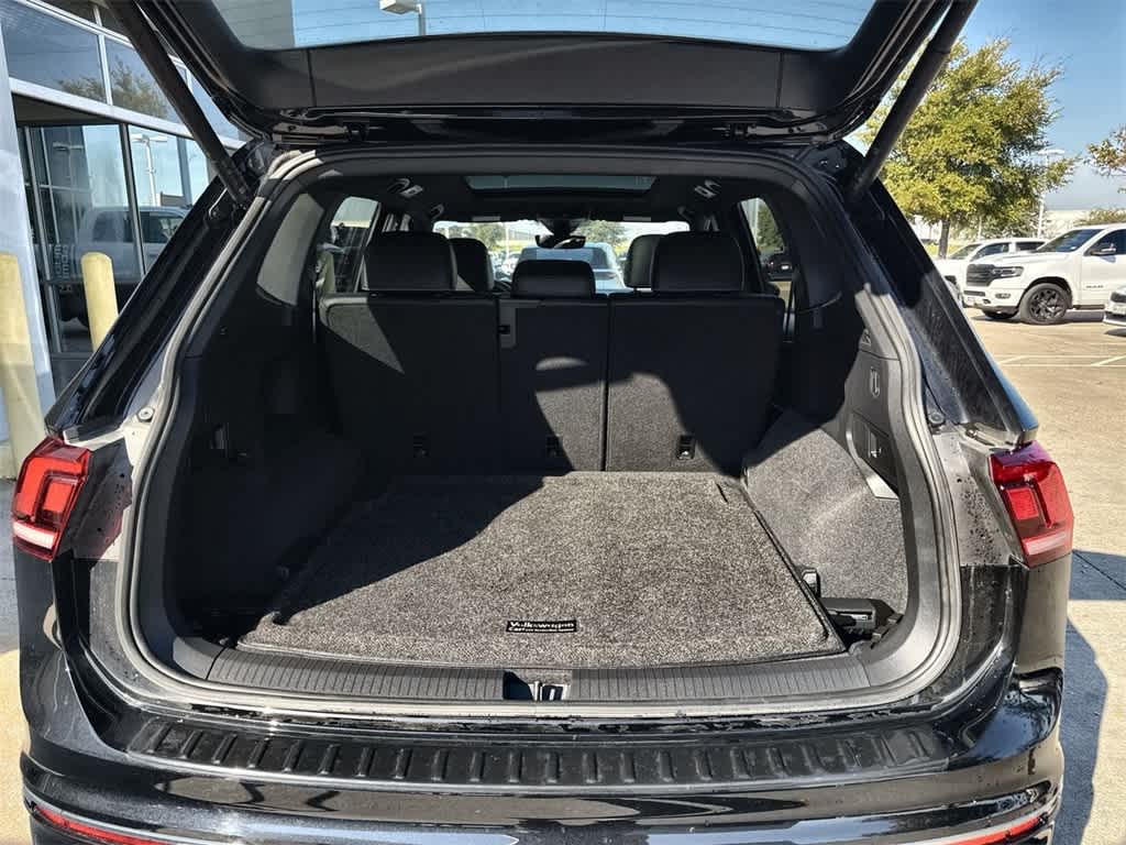 Thumbnail: 2023 Volkswagen Tiguan - 21