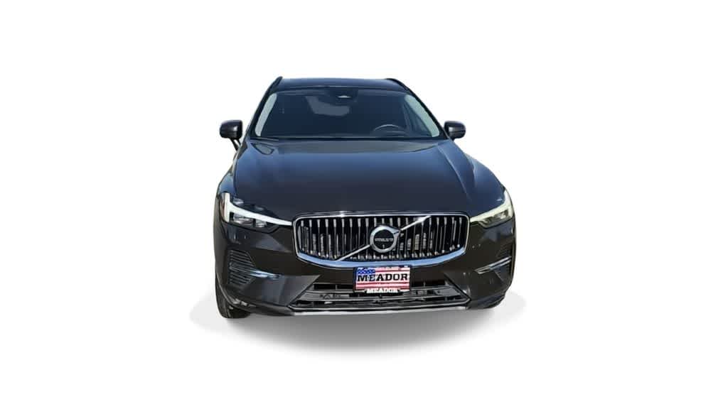 Thumbnail: 2022 Volvo XC60 - 3