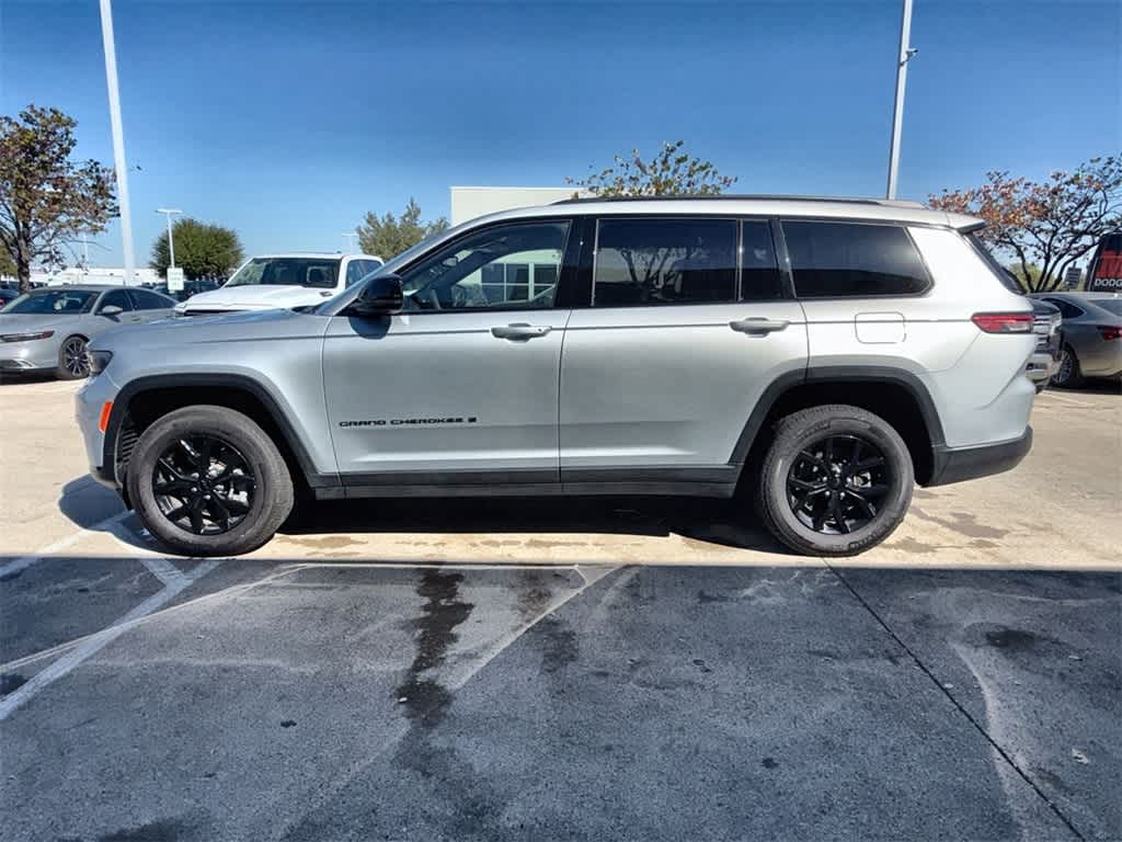 Thumbnail: 2024 Jeep Grand Cherokee L - 3