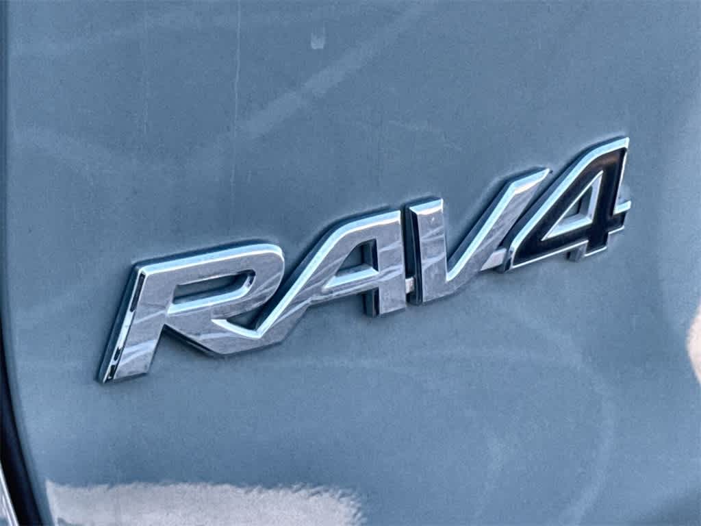Thumbnail: 2021 Toyota RAV4 - 9