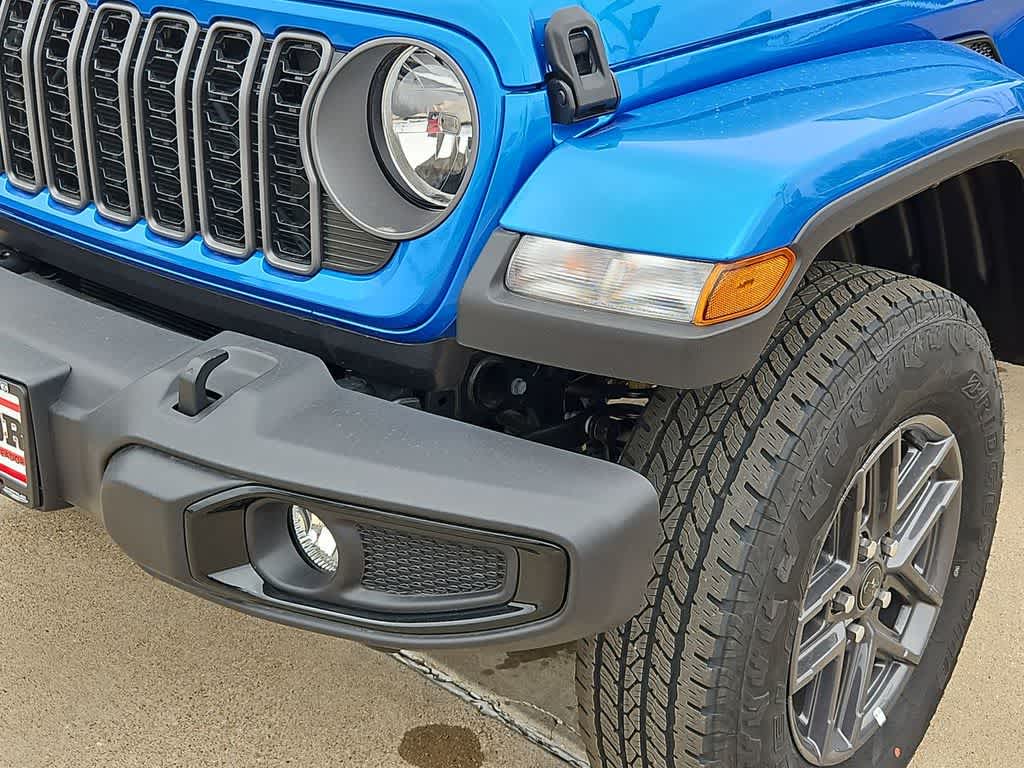 Thumbnail: 2026 Jeep Gladiator - 11