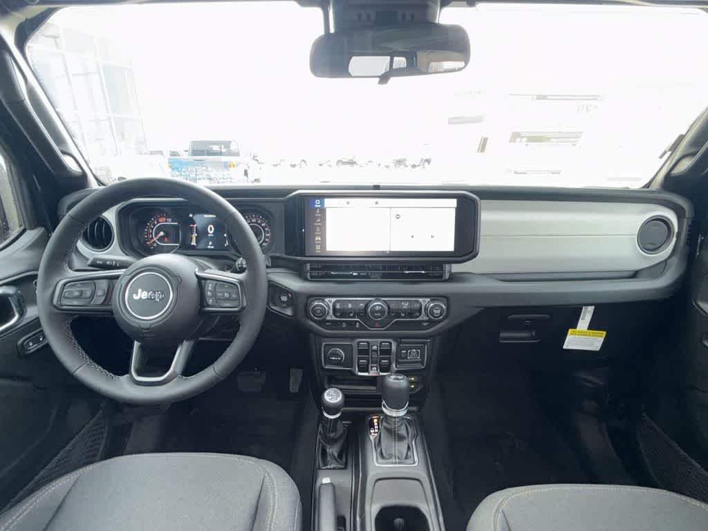 Thumbnail: 2025 Jeep Wrangler - 17