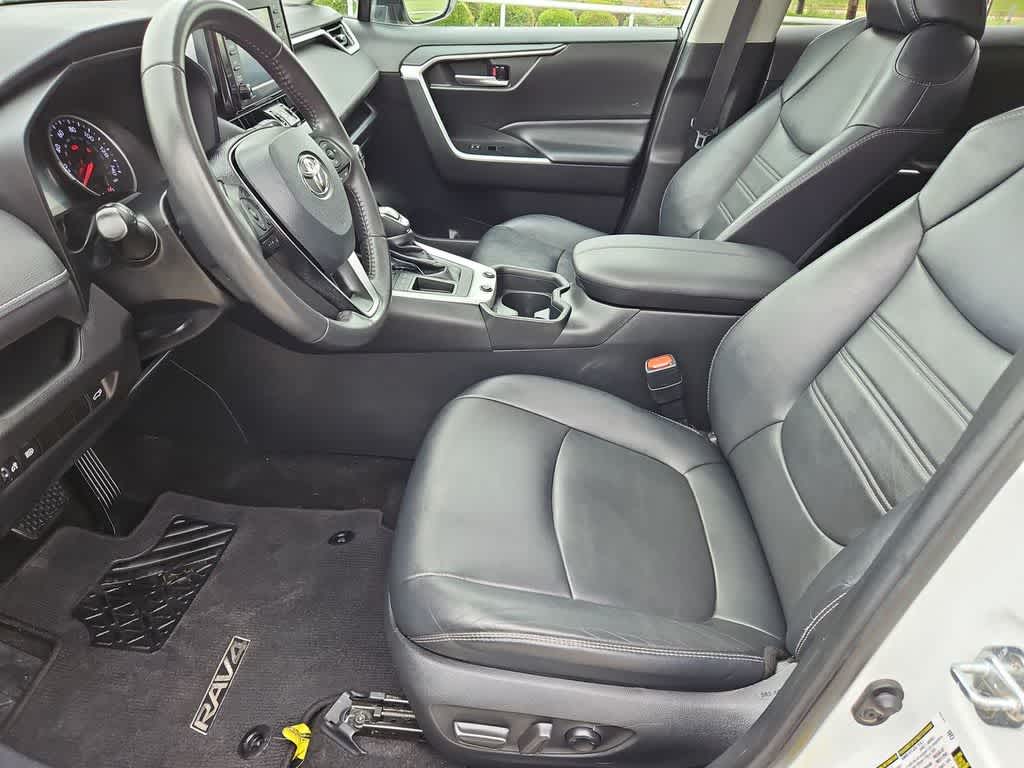 Thumbnail: 2021 Toyota RAV4 - 17