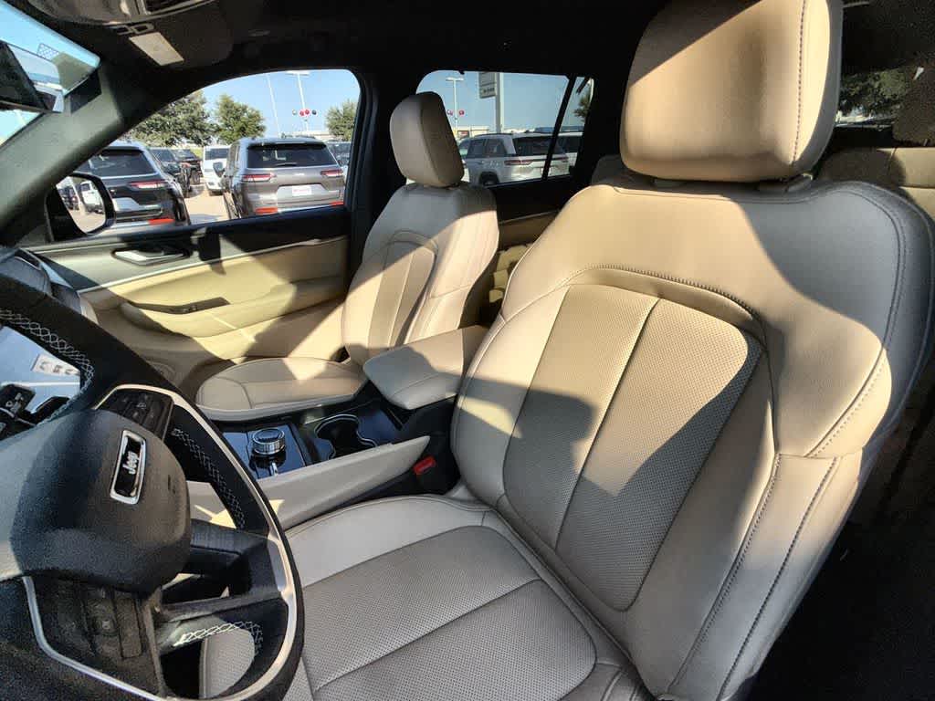 Thumbnail: 2025 Jeep Grand Cherokee L - 10