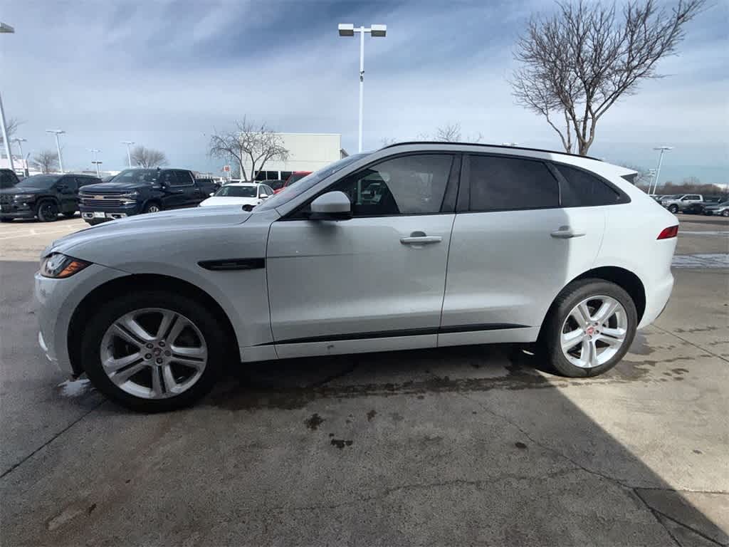 Thumbnail: 2017 Jaguar F-Pace - 3