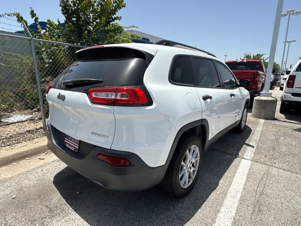 Thumbnail: 2016 Jeep Cherokee - 5