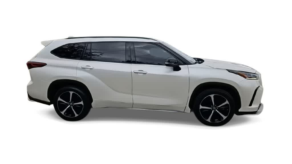 Thumbnail: 2021 Toyota Highlander - 9