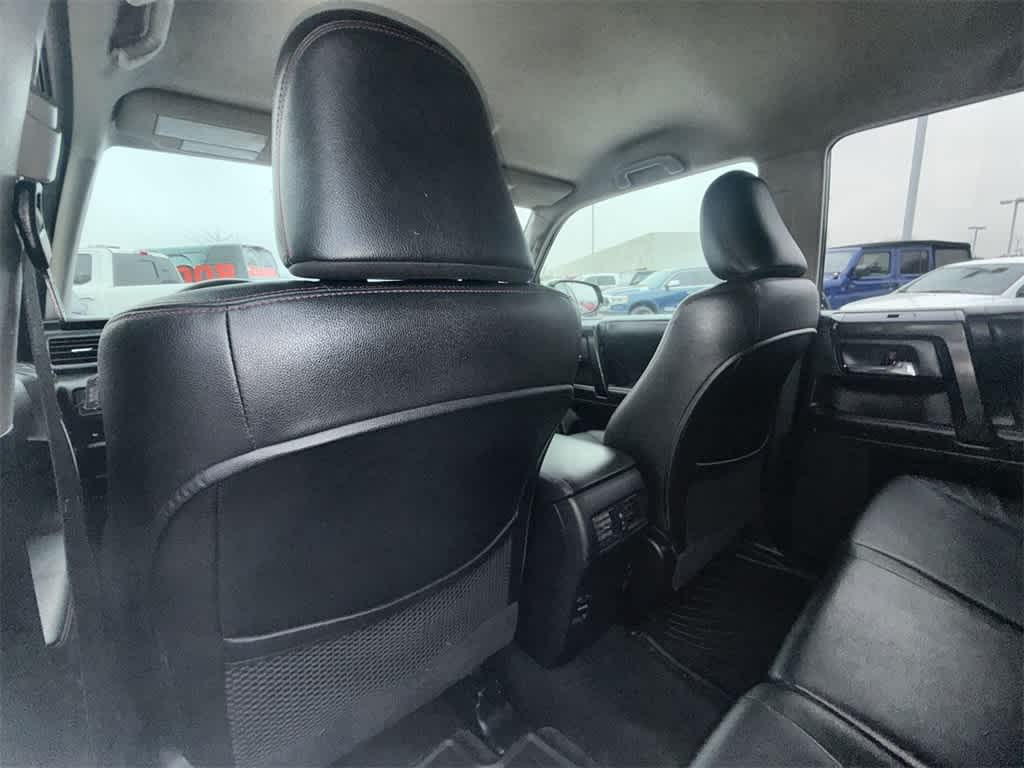 Thumbnail: 2016 Toyota 4Runner - 13