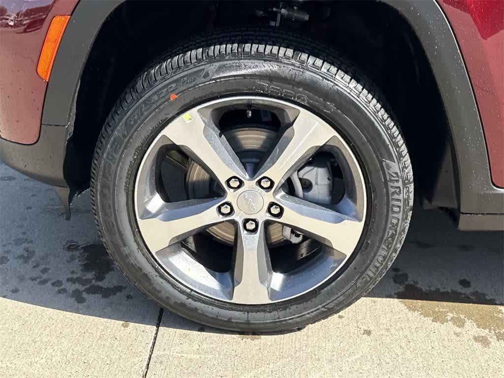 Thumbnail: 2025 Jeep Grand Cherokee - 8