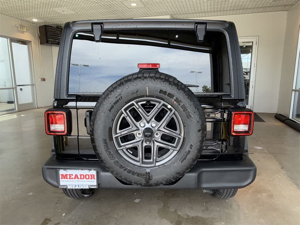 Thumbnail: 2025 Jeep Wrangler - 5