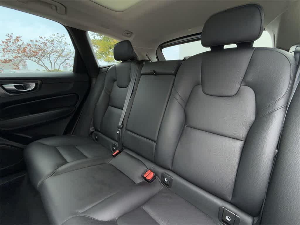 Thumbnail: 2023 Volvo XC60 - 11