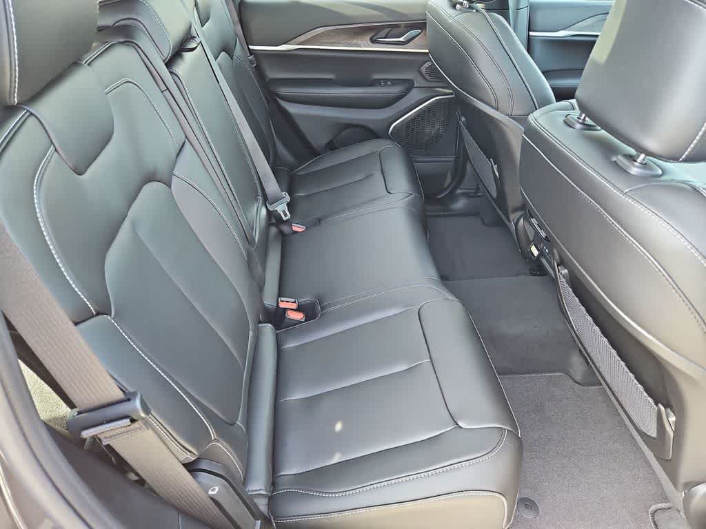 Thumbnail: 2026 Jeep Grand Cherokee - 21