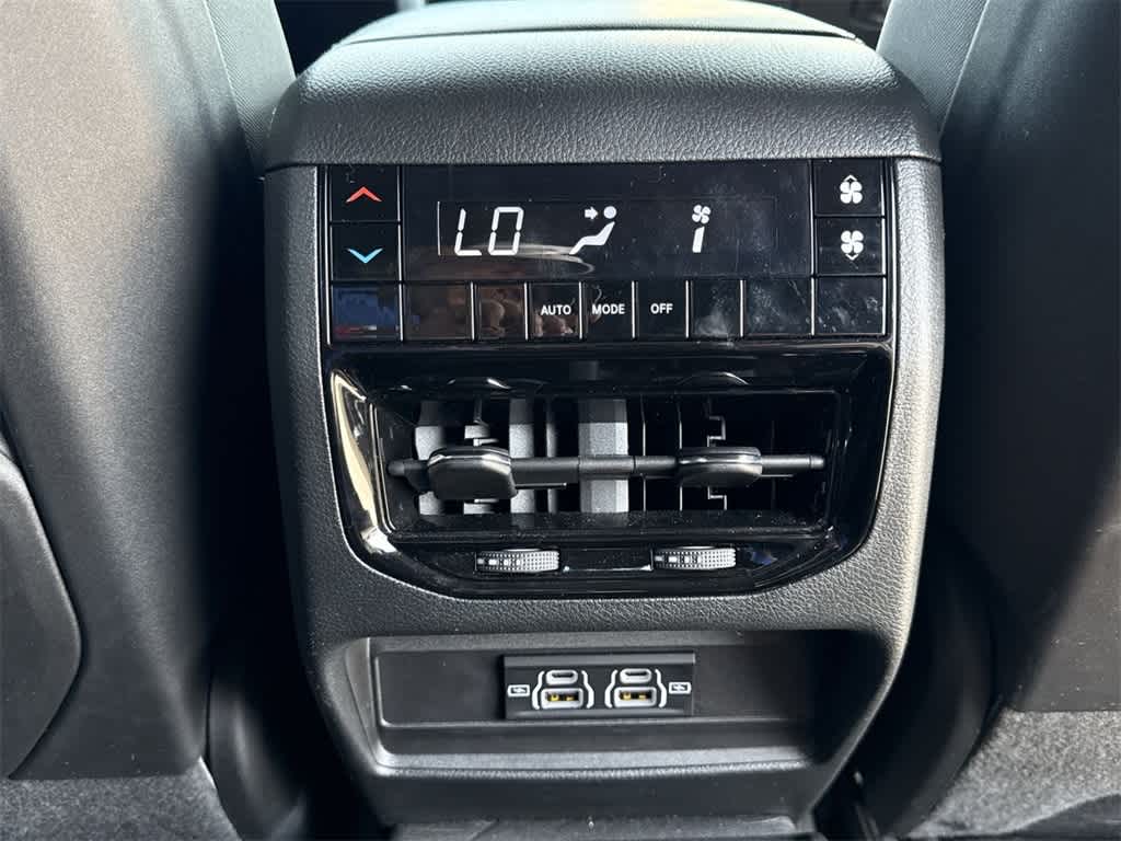 Thumbnail: 2024 Jeep Grand Cherokee L - 20