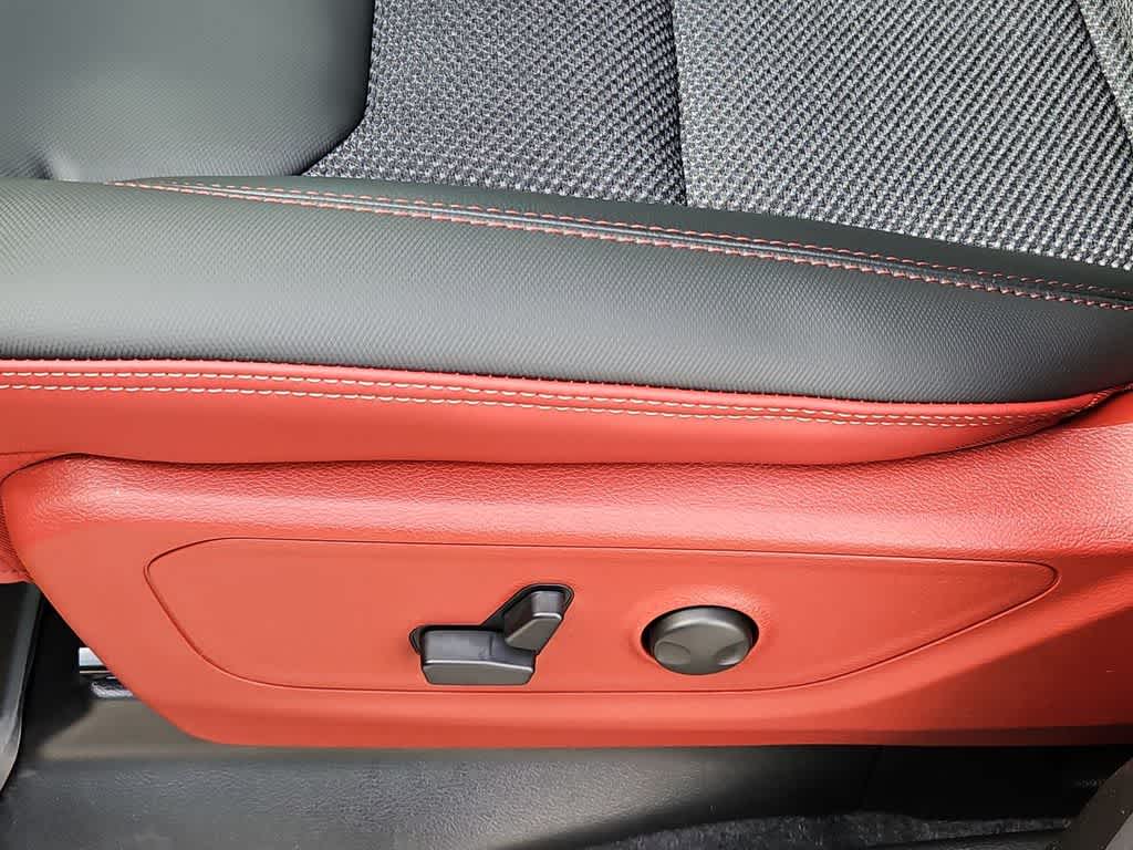 Thumbnail: 2026 RAM 1500 - 18