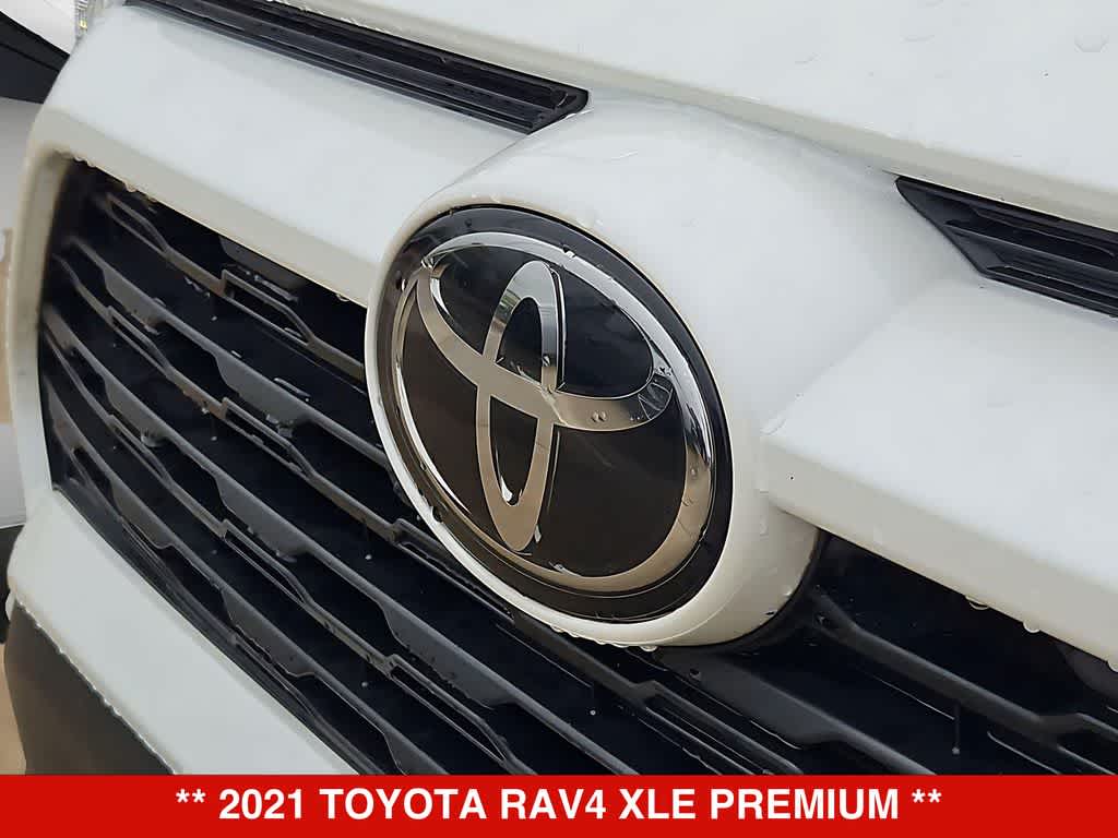 Thumbnail: 2021 Toyota RAV4 - 12