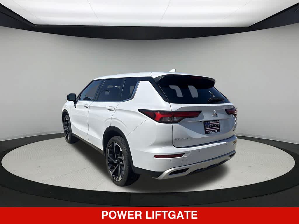 Thumbnail: 2024 Mitsubishi Outlander - 4