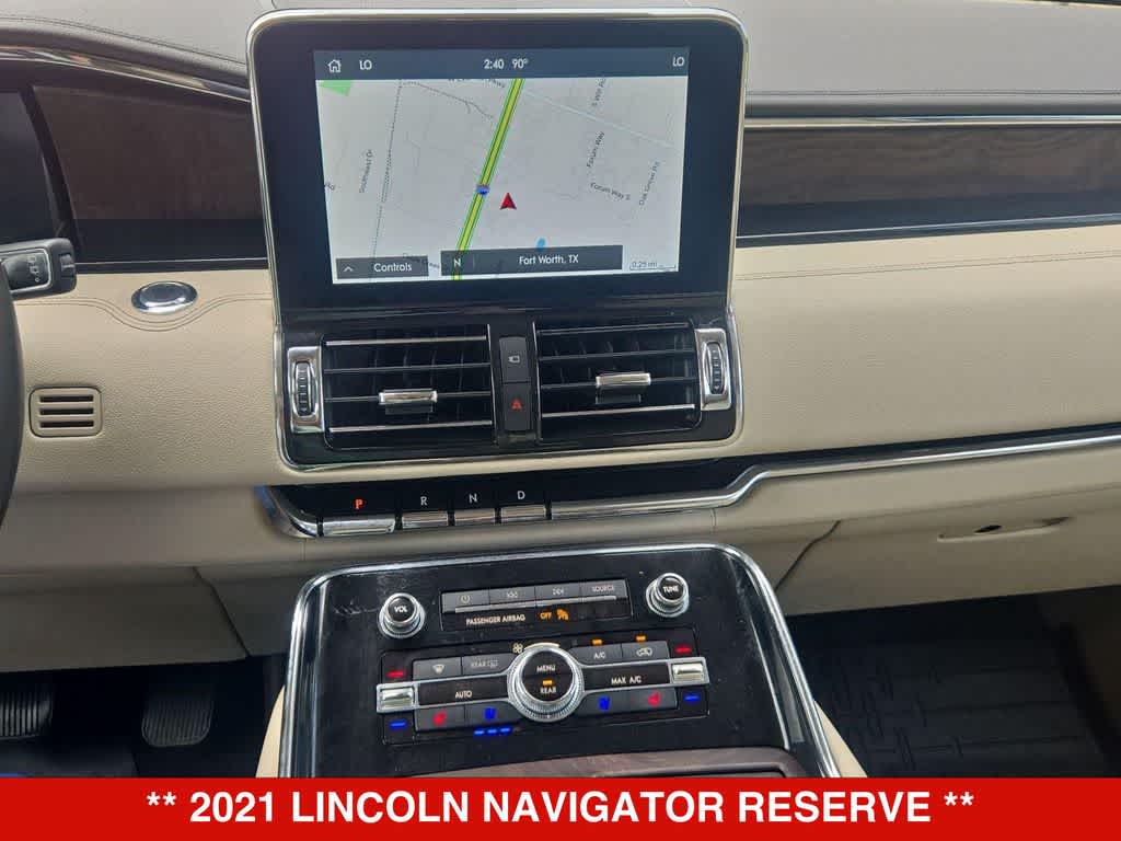 Thumbnail: 2021 Lincoln Navigator - 31