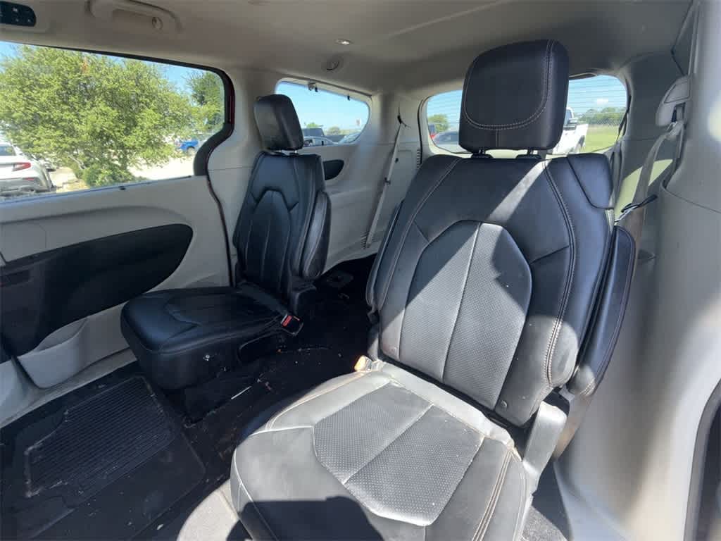Thumbnail: 2018 Chrysler Pacifica - 14