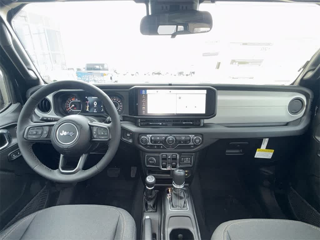 Thumbnail: 2025 Jeep Wrangler - 17