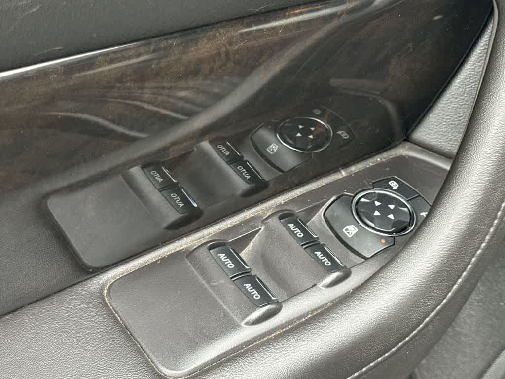 Thumbnail: 2015 Lincoln MKS - 23