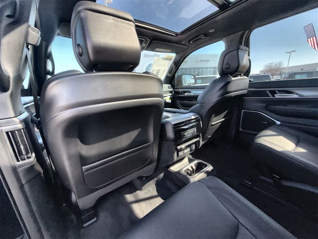 Thumbnail: 2025 Jeep Wagoneer - 12