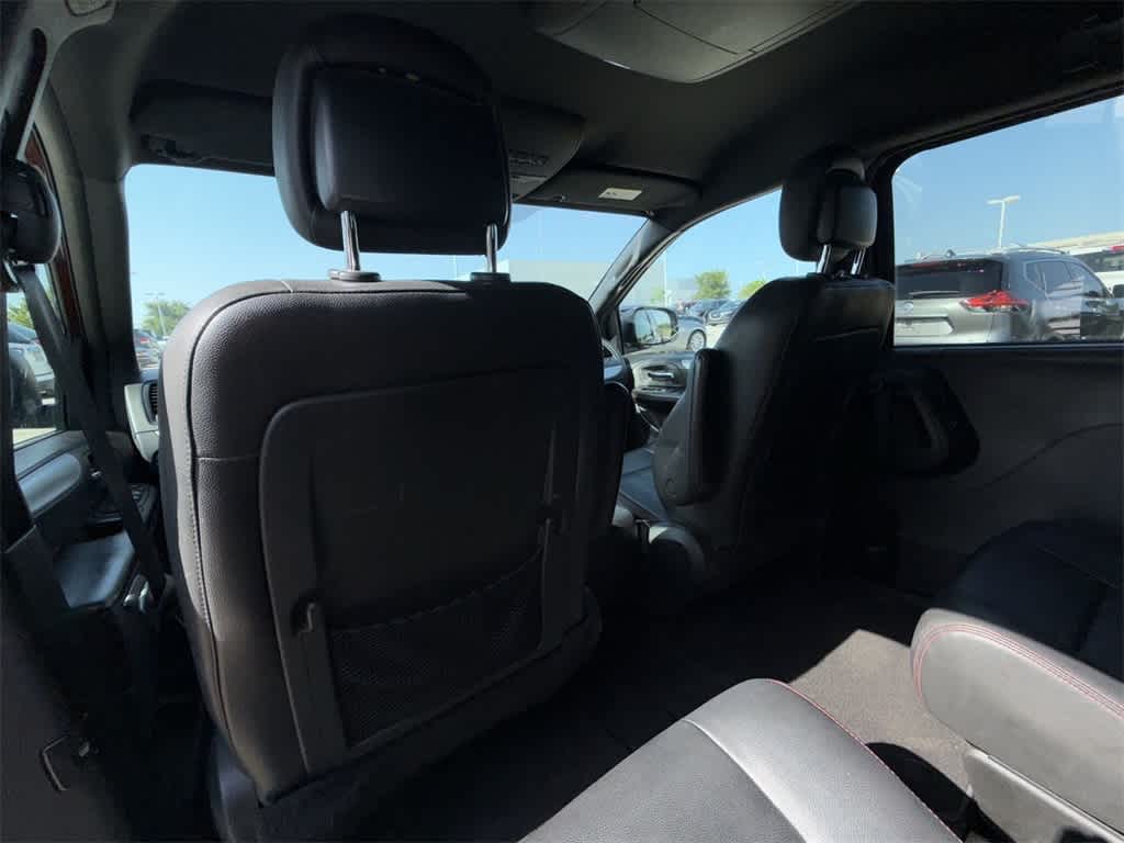 Thumbnail: 2017 Dodge Grand Caravan - 10