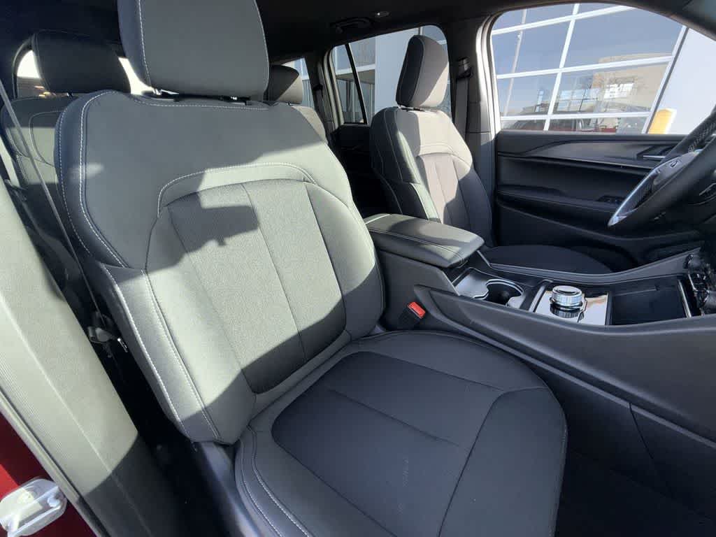 Thumbnail: 2026 Jeep Grand Cherokee - 14