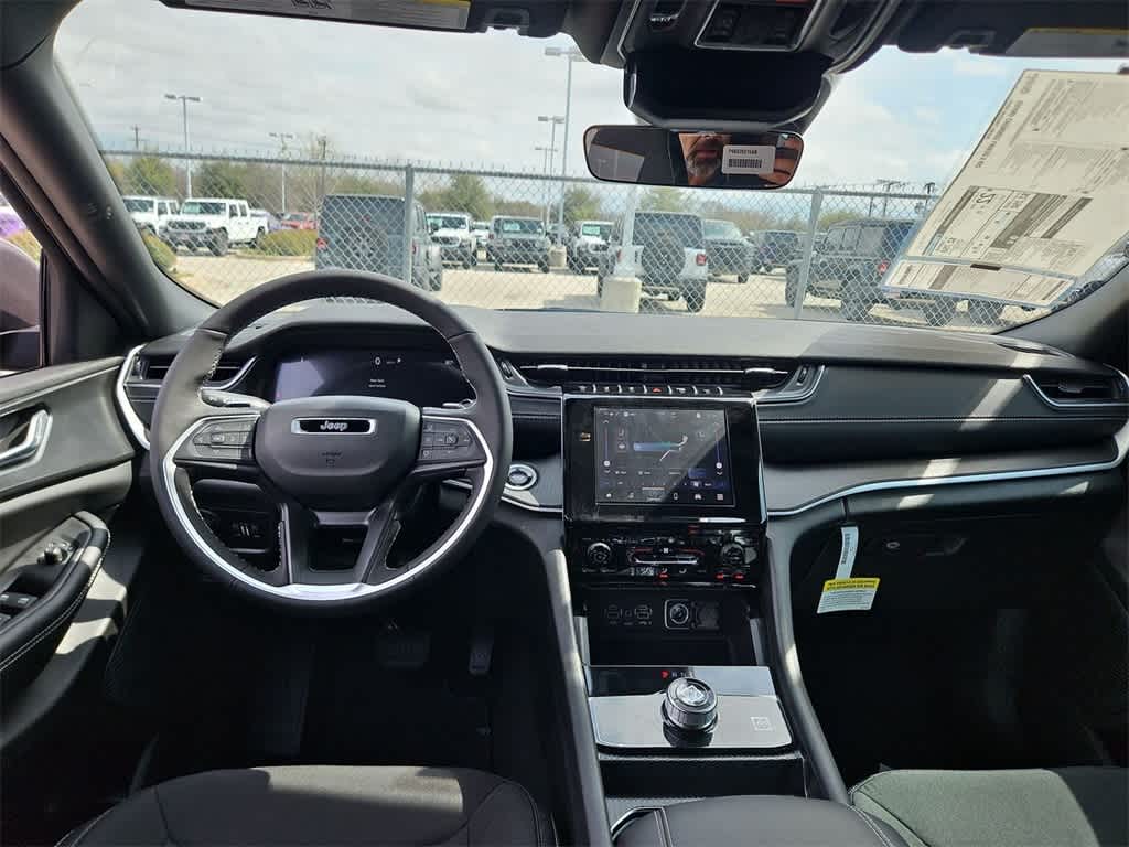 Thumbnail: 2026 Jeep Grand Cherokee - 15