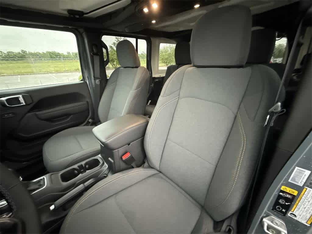 Thumbnail: 2025 Jeep Wrangler - 10