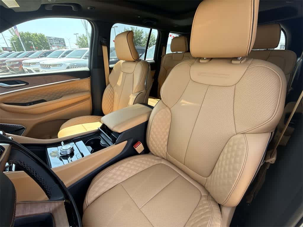 Thumbnail: 2025 Jeep Grand Cherokee - 10