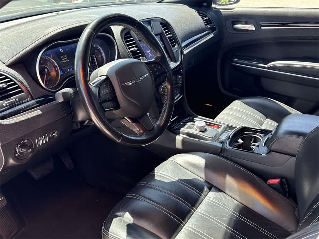 Thumbnail: 2021 Chrysler 300 - 2