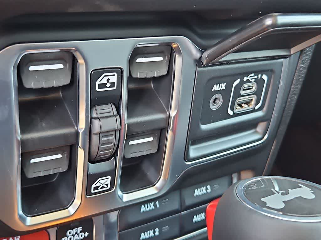 Thumbnail: 2026 Jeep Wrangler - 32