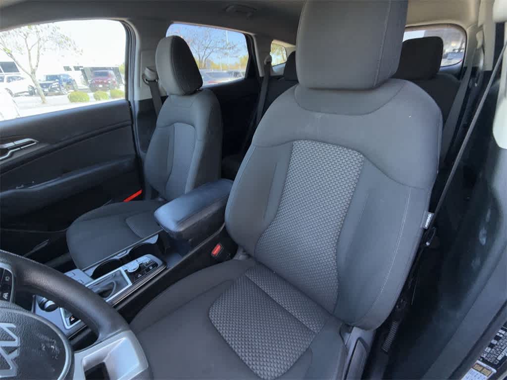 Thumbnail: 2023 Kia Sportage - 11