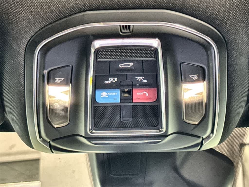 Thumbnail: 2023 Jeep Wagoneer - 19