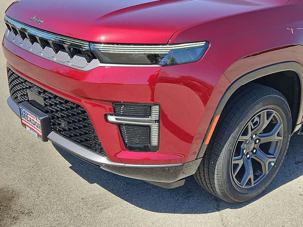 Thumbnail: 2026 Jeep Grand Wagoneer - 10