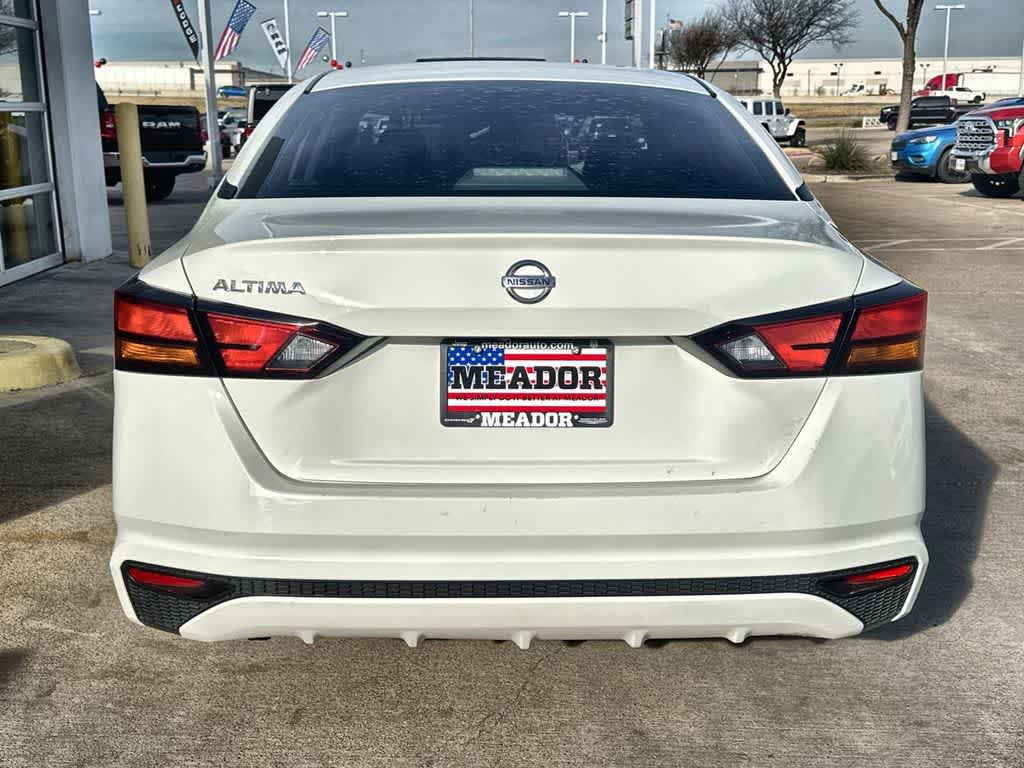 Thumbnail: 2022 Nissan Altima - 5